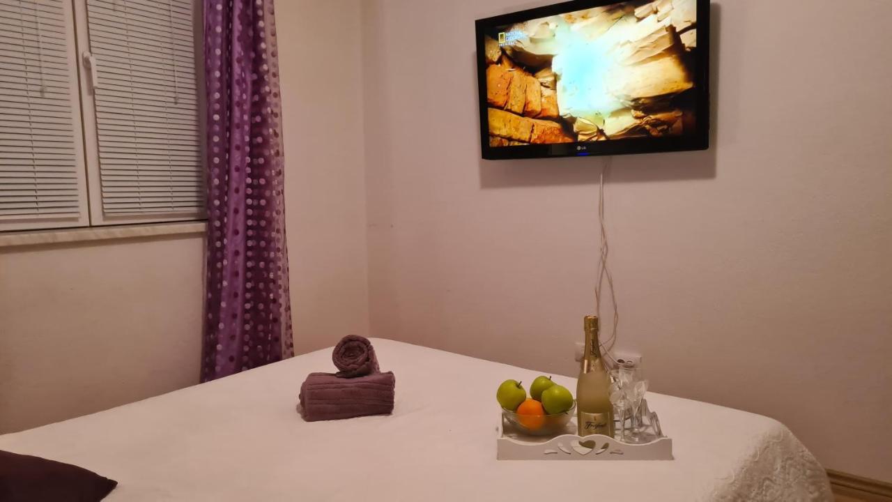 Villa Bubica- Cozy Holiday Home In Rural Area With Pool Stankovci  ภายนอก รูปภาพ