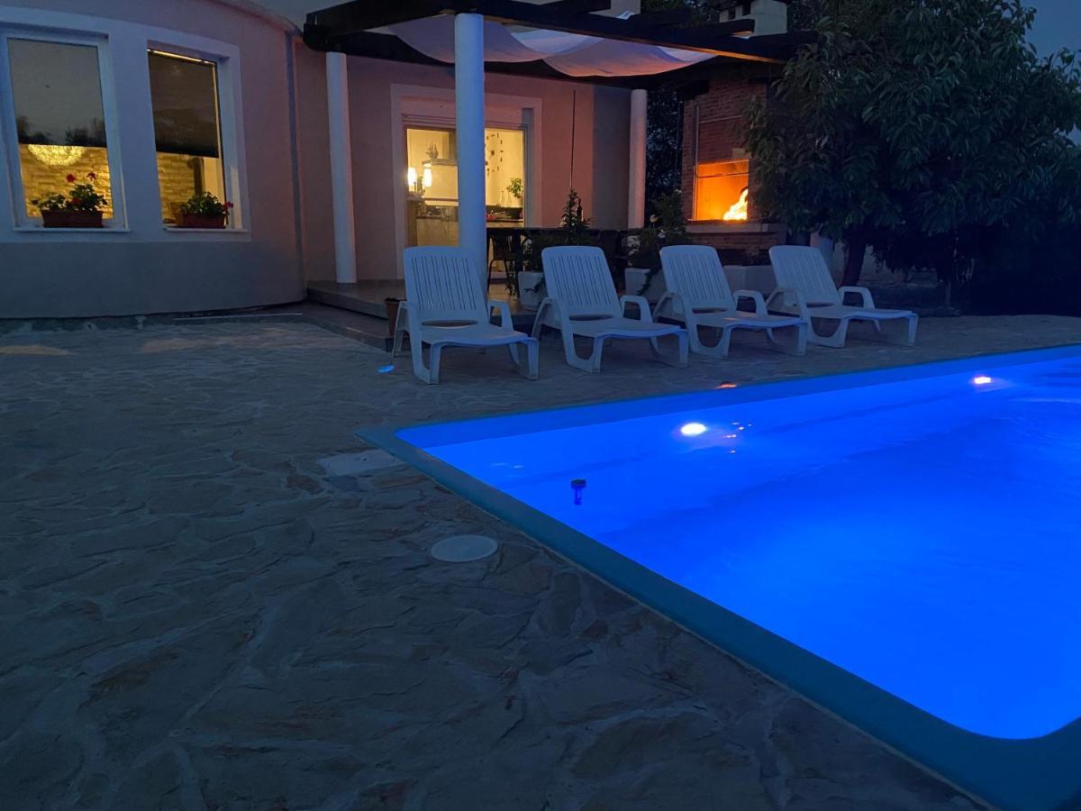 Villa Bubica- Cozy Holiday Home In Rural Area With Pool Stankovci  ภายนอก รูปภาพ
