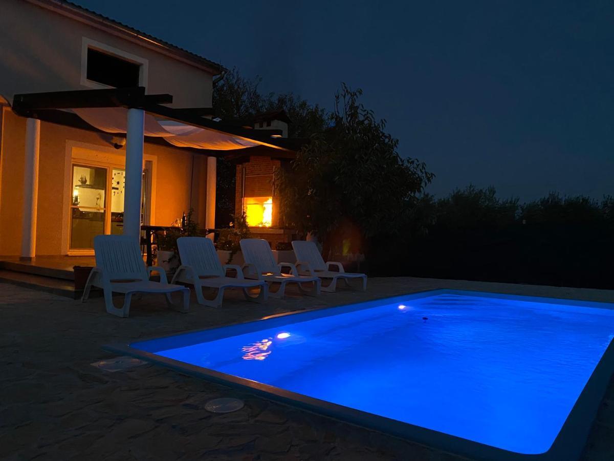 Villa Bubica- Cozy Holiday Home In Rural Area With Pool Stankovci  ภายนอก รูปภาพ