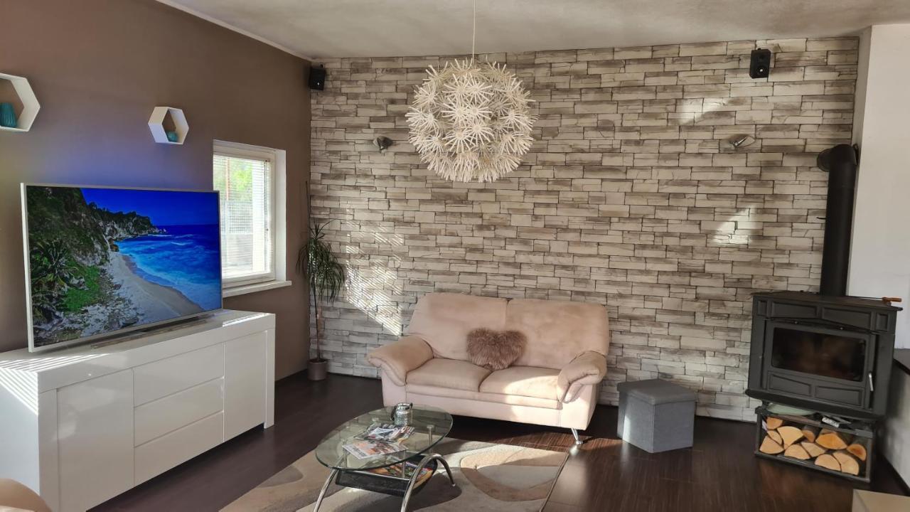 Villa Bubica- Cozy Holiday Home In Rural Area With Pool Stankovci  ภายนอก รูปภาพ