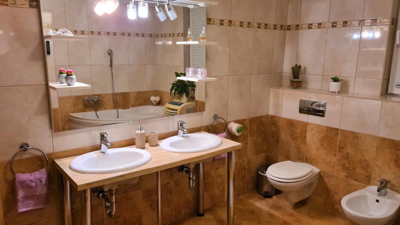 Villa Bubica- Cozy Holiday Home In Rural Area With Pool Stankovci  ภายนอก รูปภาพ
